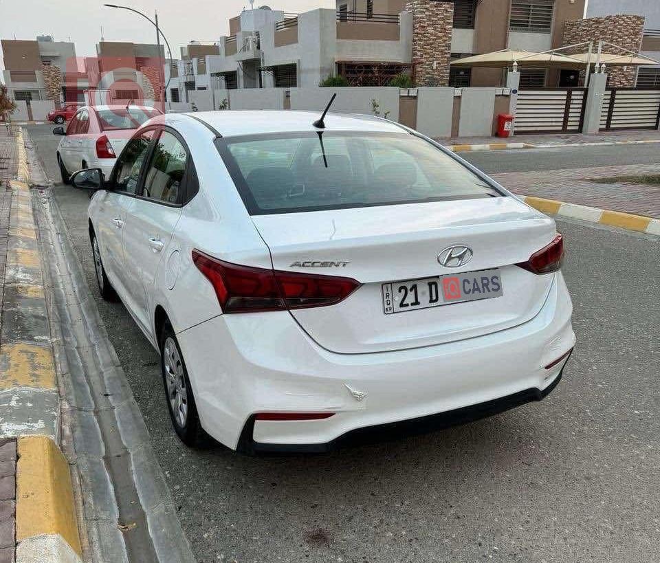 هیوندای ئەکسنت